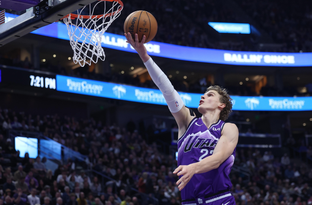 开云网站- 爵士马尔卡宁冲击MVP，盐湖城主场观众破纪录  